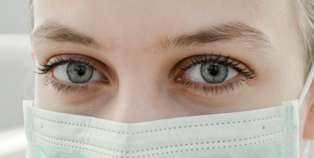 gaze with surgical mask